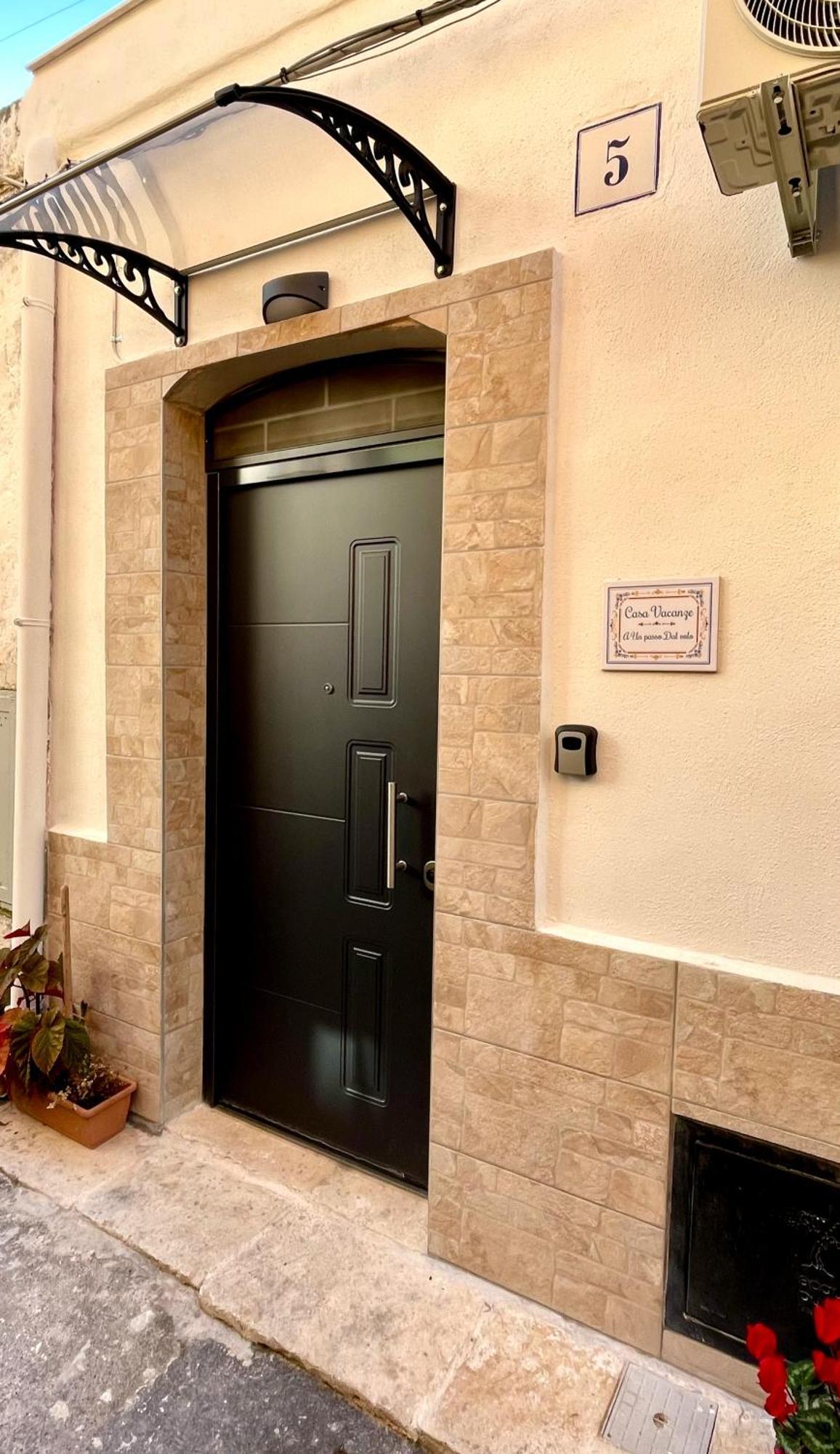 Casa Vacanze A Un Passo Dal Volo Bari Exterior photo